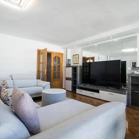 Apartment Beach, Center And Entertainment 2 *